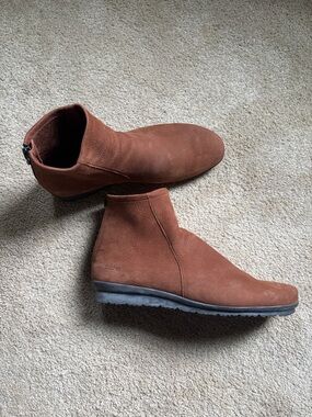 Arche suede low boots